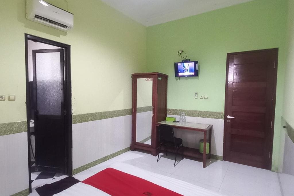 RedDoorz Syariah near Bypass Krian - Tampilan 4