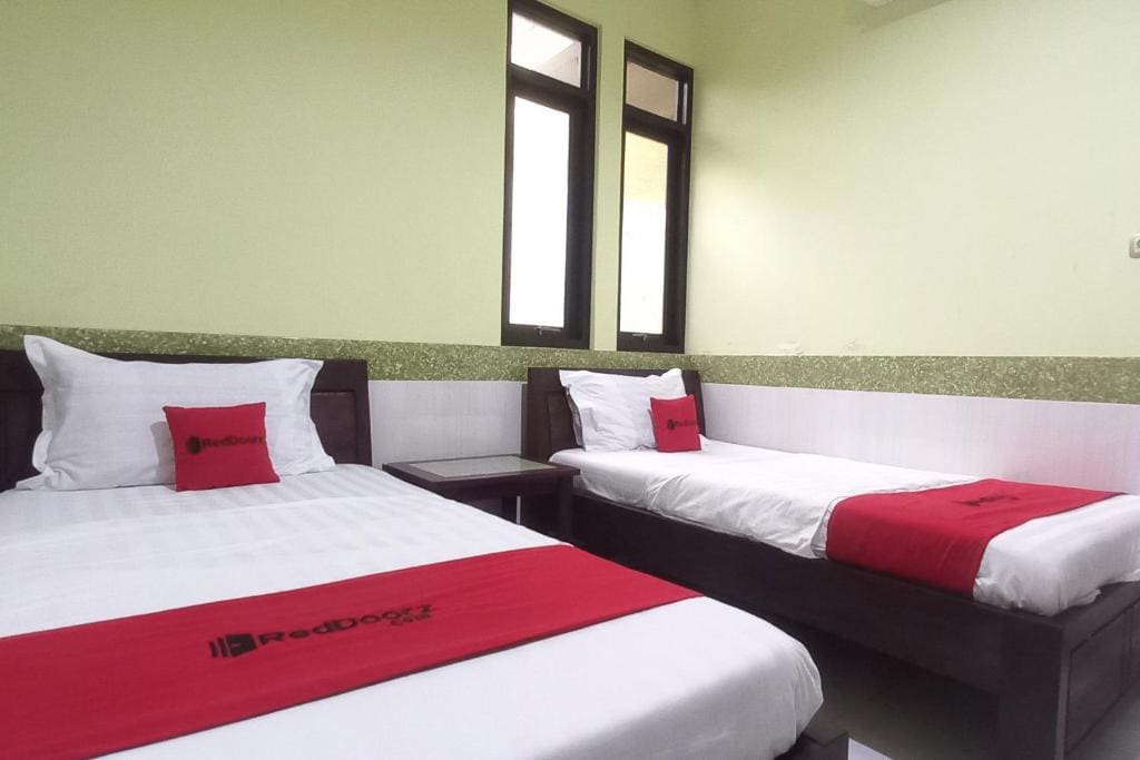 RedDoorz Syariah near Bypass Krian - Tampilan 2