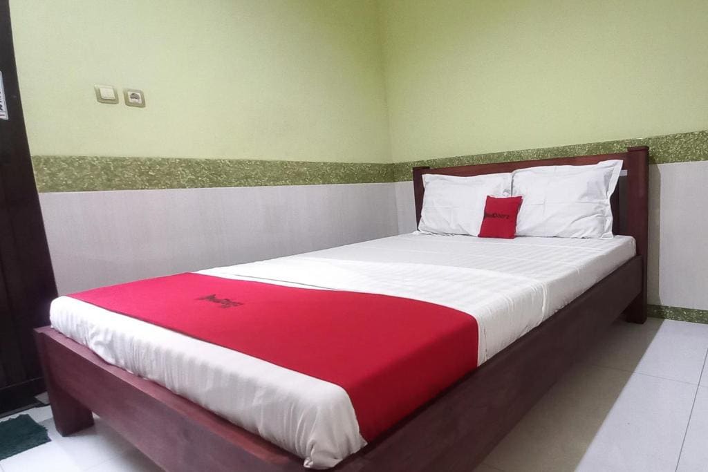 RedDoorz Syariah near Bypass Krian - Tampilan 6