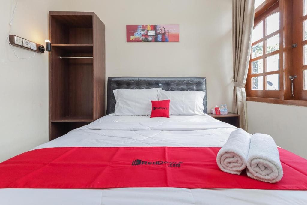RedDoorz at WR Supratman Batu - View 2