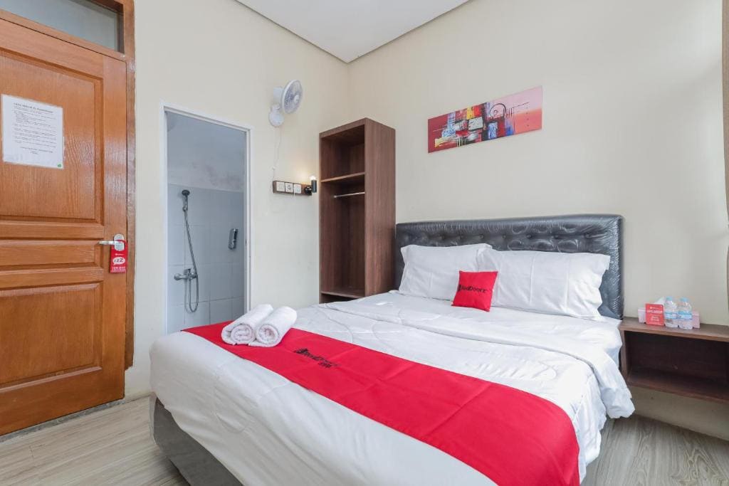 RedDoorz at WR Supratman Batu - View 6