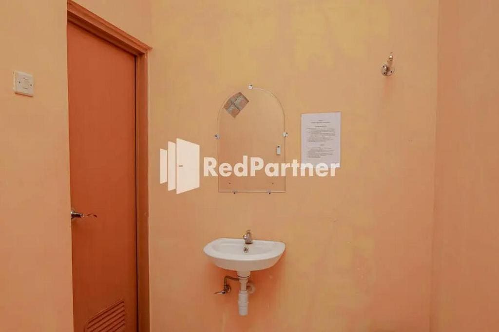 Pondok Damai Guest House Syariah Mitra RedDoorz - Main view