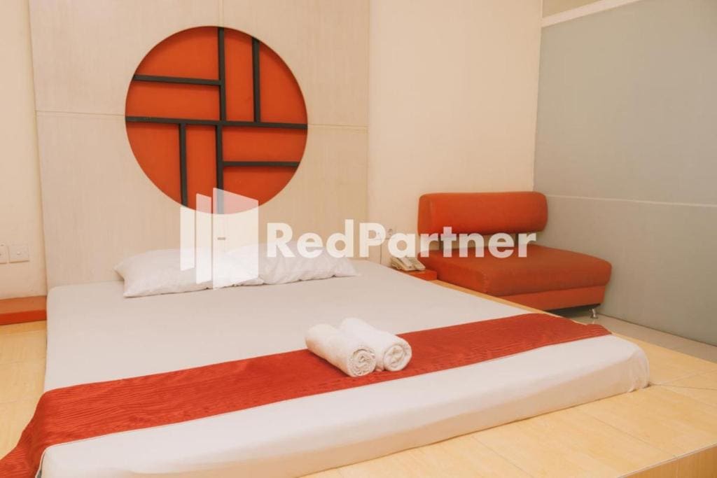 Pits Hotel Mitra RedDoorz near Atom Mall - View 2