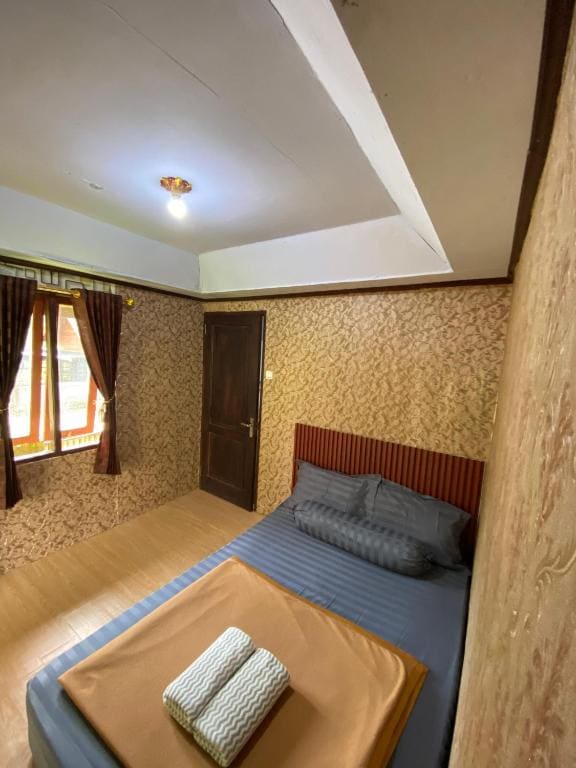 Puncak Rinjani Lodge - Main view