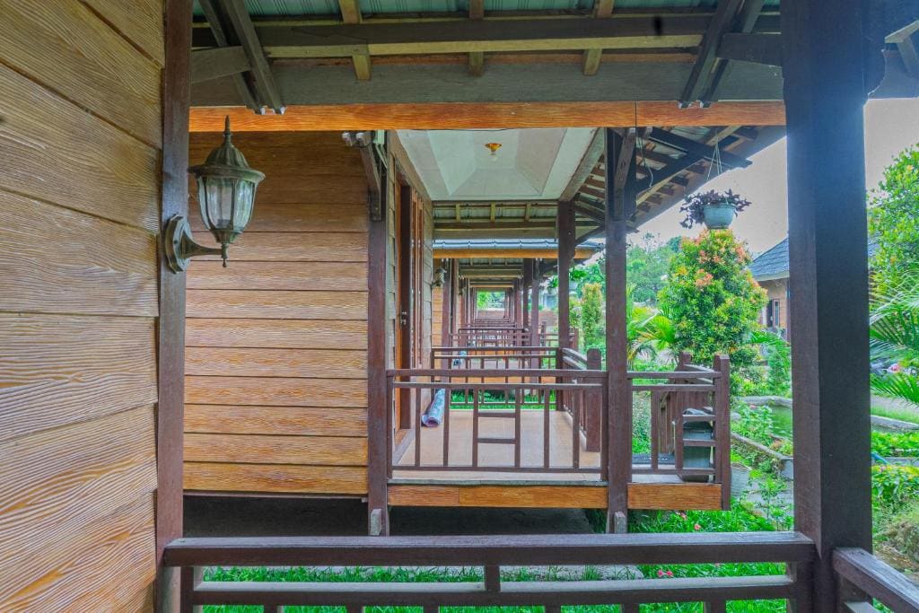 Puncak Rinjani Lodge - View 5