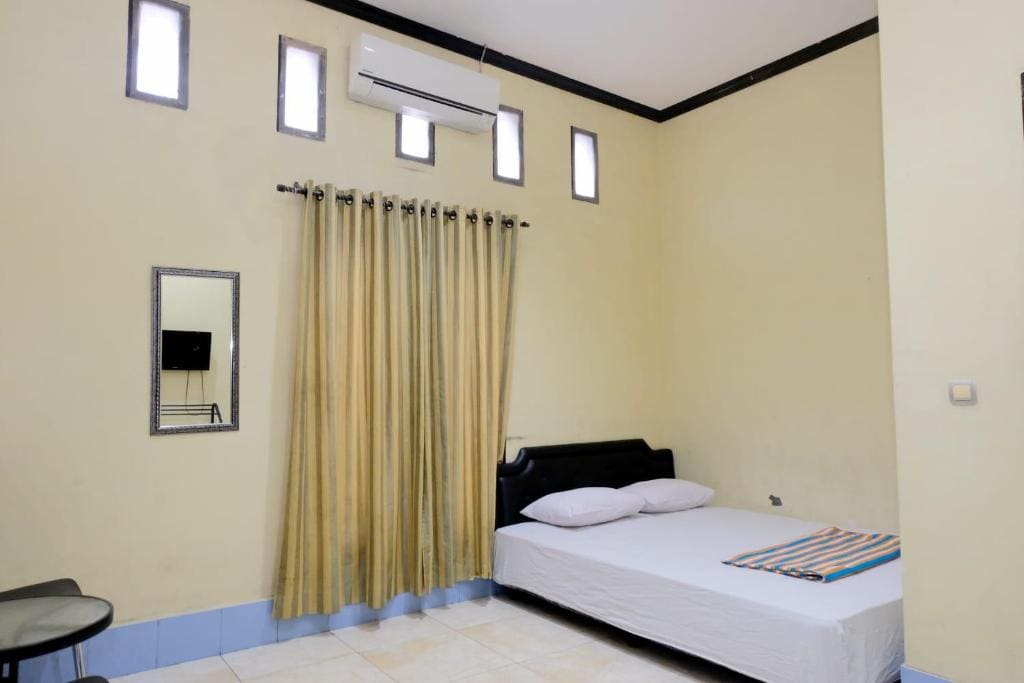 Hotel Puri Lembang near Universitas Sulawesi Barat Majene - View 6