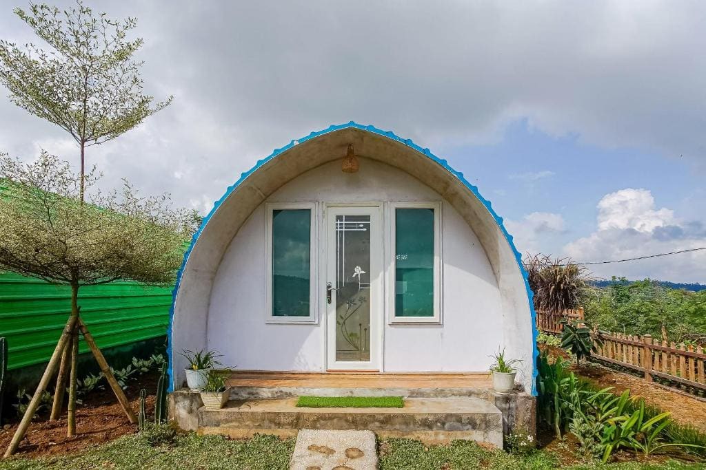 Rainbow Glamping - View 5