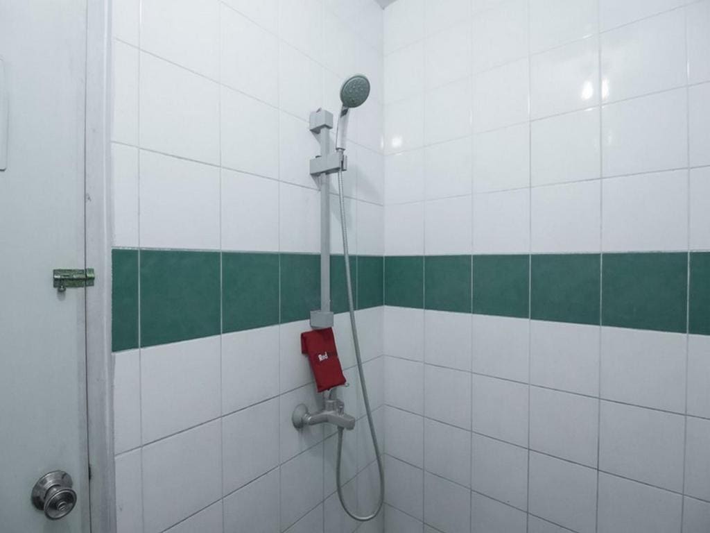 RedDoorz @ Buah Batu 3 - Προβολή 3