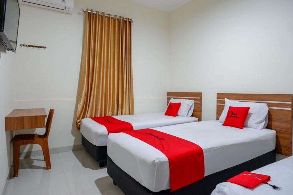 RedDoorz near Living Plaza Purwokerto - View 6