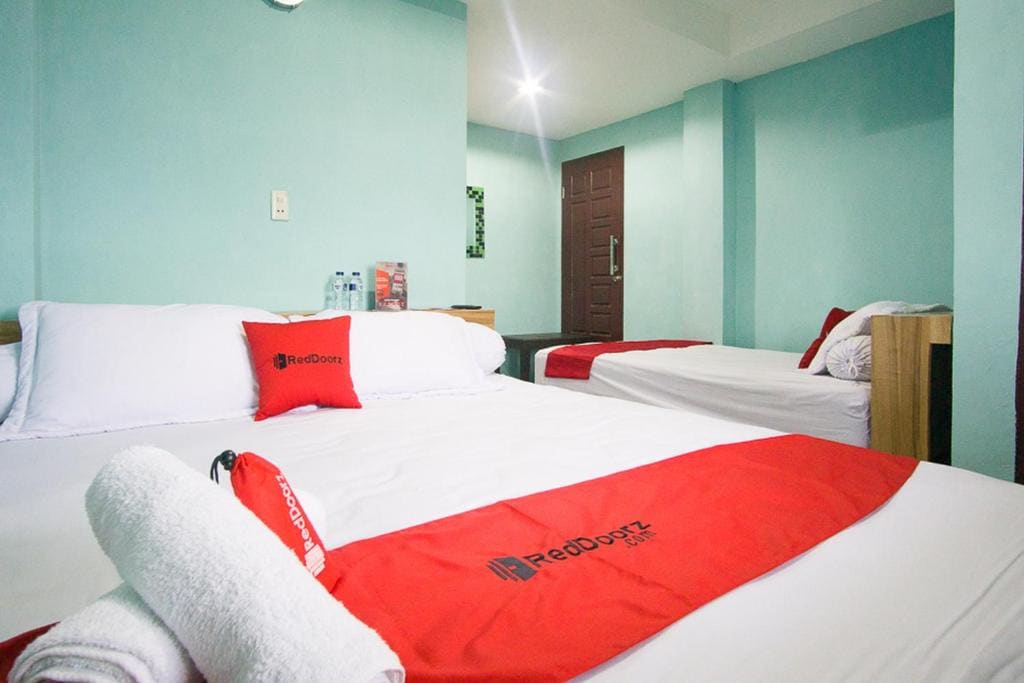 RedDoorz near Mikie Holiday Funland Berastagi - View 2