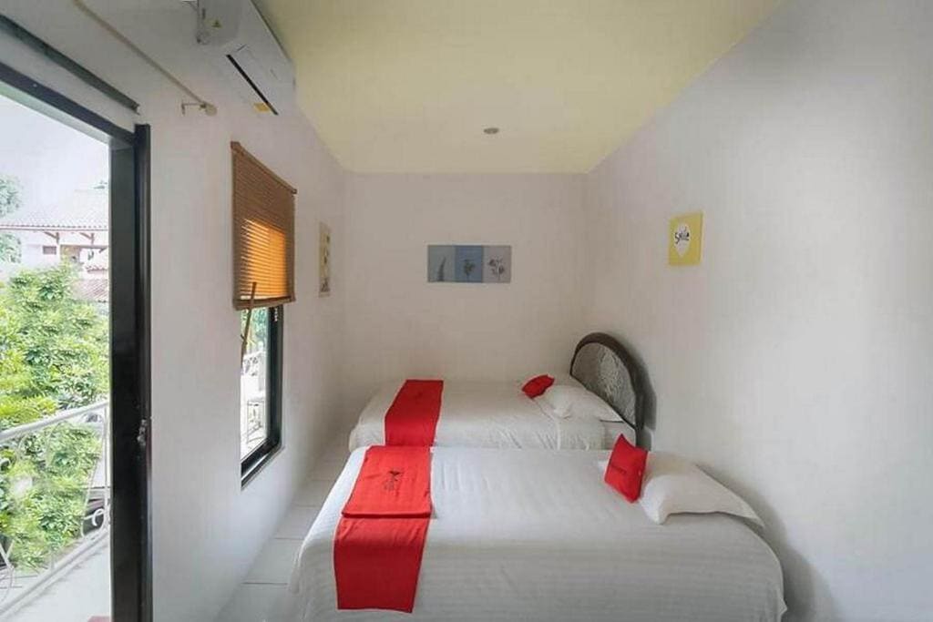 RedDoorz near RS Mitra Keluarga Depok - View 2