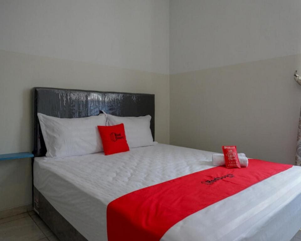 RedDoorz near Tamansari Shopping Center Salatiga - View 2