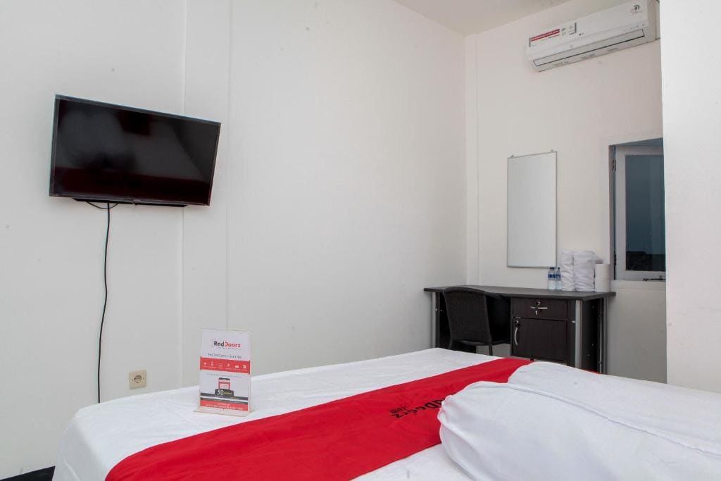 RedDoorz near Telkom Corporate University - View 3