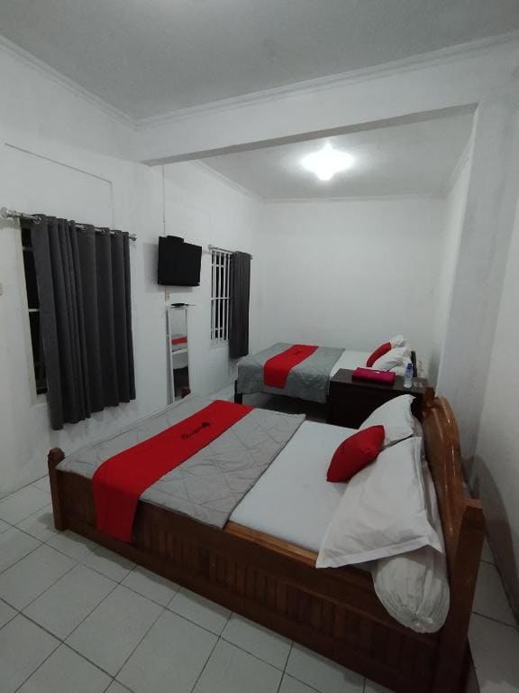 RedDoorz near Terminal Condong Catur - View 6