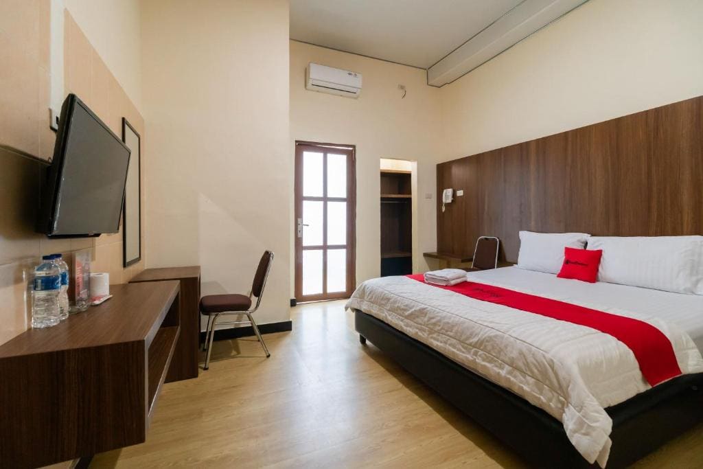 RedDoorz Plus near Ramayana Pematangsiantar - View 2