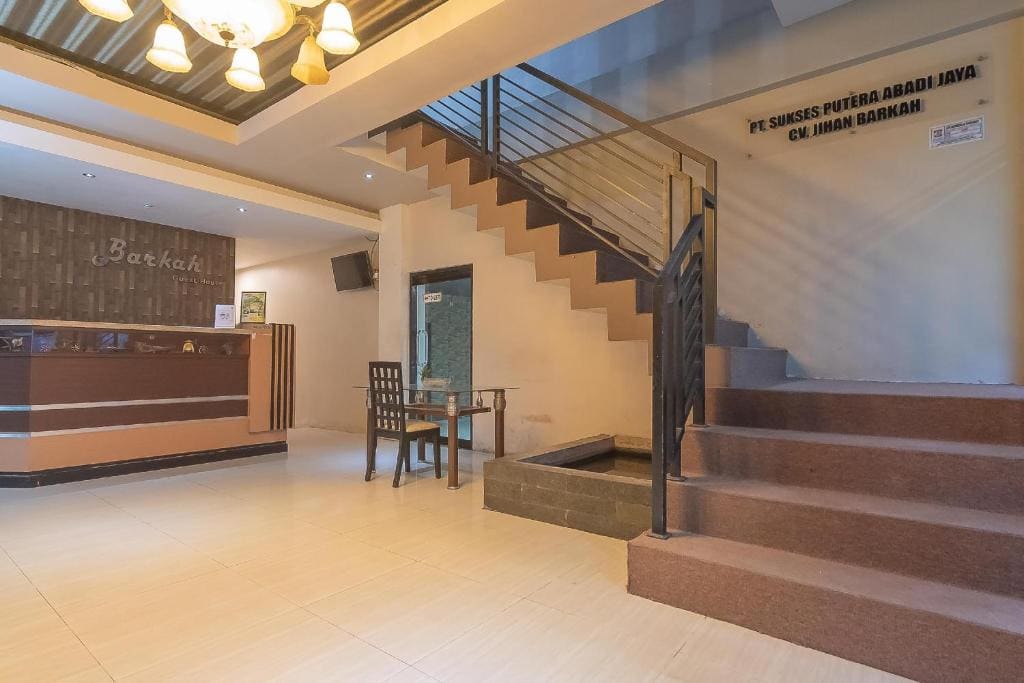 RedDoorz Plus near Sepinggan Airport 3 Balikpapan - View 3