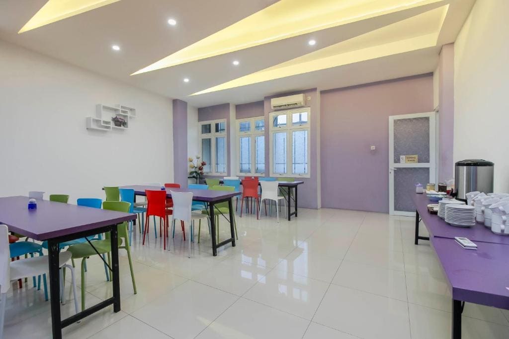 RedDoorz Plus near Stasiun Bekasi - View 5