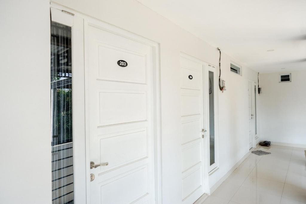 RedDoorz Plus Syariah near Stasiun Tegal 2 - View 6
