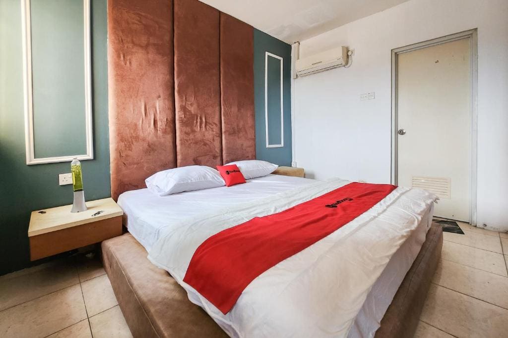 RedDoorz Premium Near Imperium Superblok - View 2