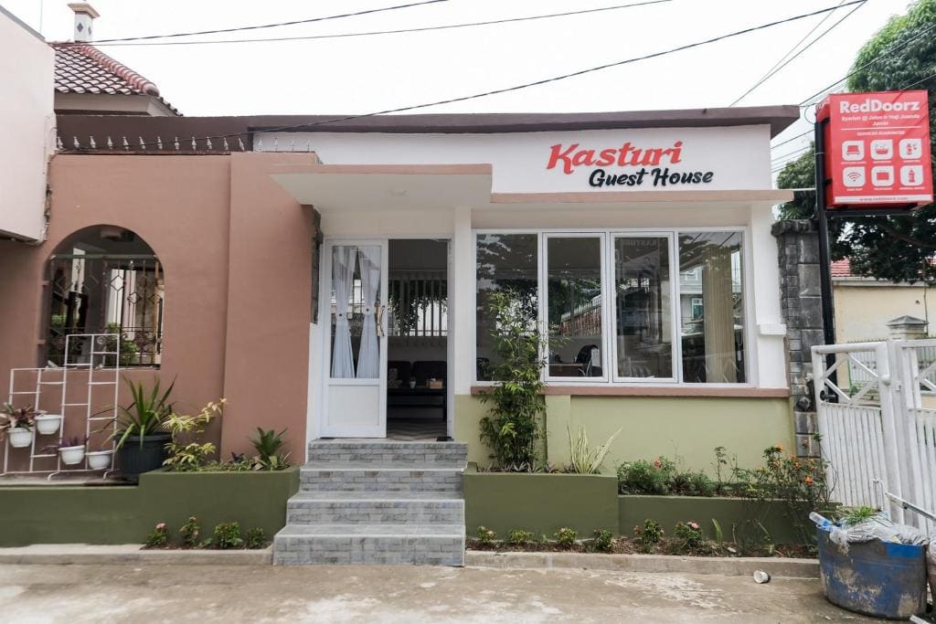 RedDoorz Syariah @ Jalan Ir Haji Juanda Jambi - Main view