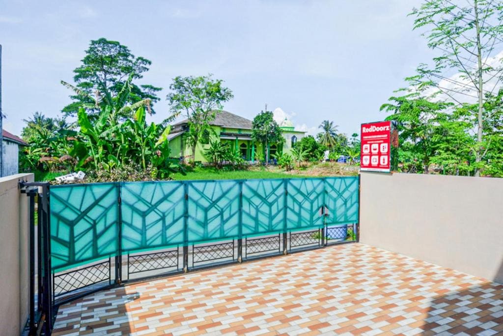 RedDoorz Syariah near Stasiun Gumilir Cilacap - View 5