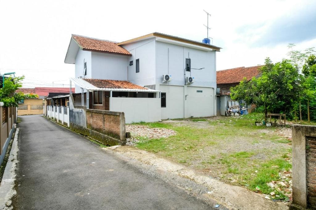 RedDoorz Syariah Near Stasiun Purwokerto - View 4