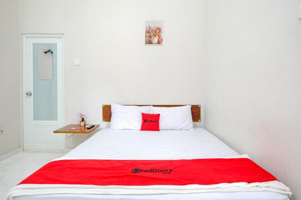 RedDoorz Syariah Near Stasiun Purwokerto - View 2