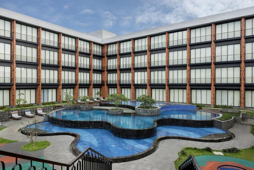 Hotel Santika Premiere Linggarjati - Kuningan - View 2