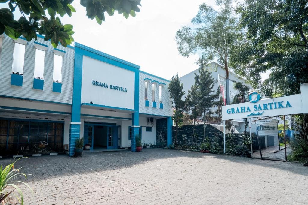 Sartika Hotel - Main view
