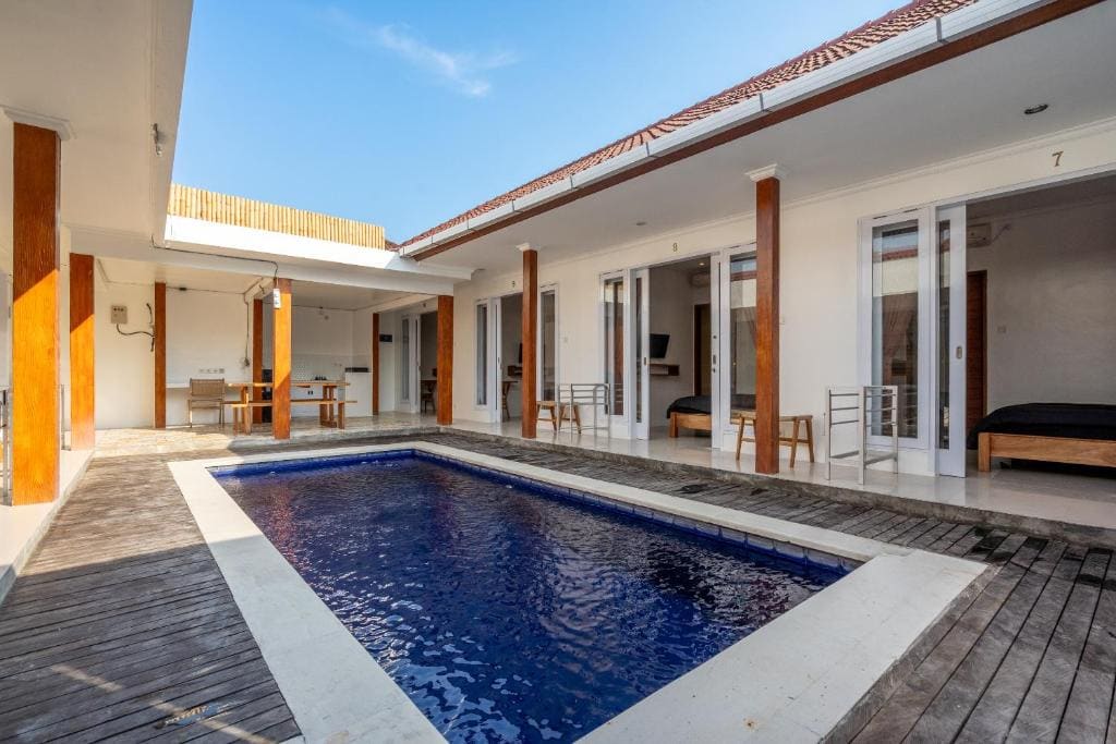 Lumturi House - Centrally Located - View 5