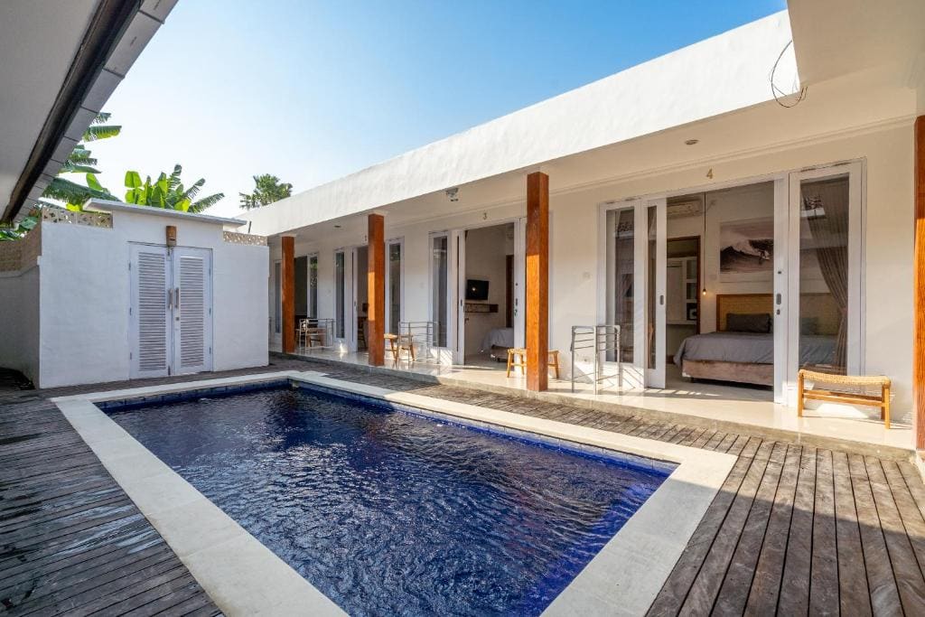 Lumturi House - Centrally Located - Main view