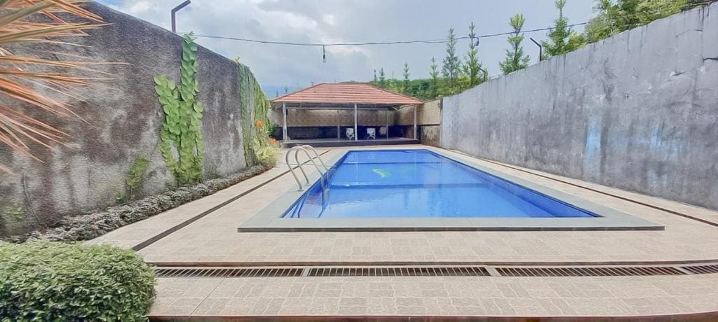 Hotel Sri Indrawati Puncak Mitra RedDoorz - View 5