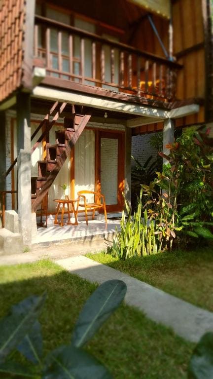 Jungle House - surf & stay - Main view