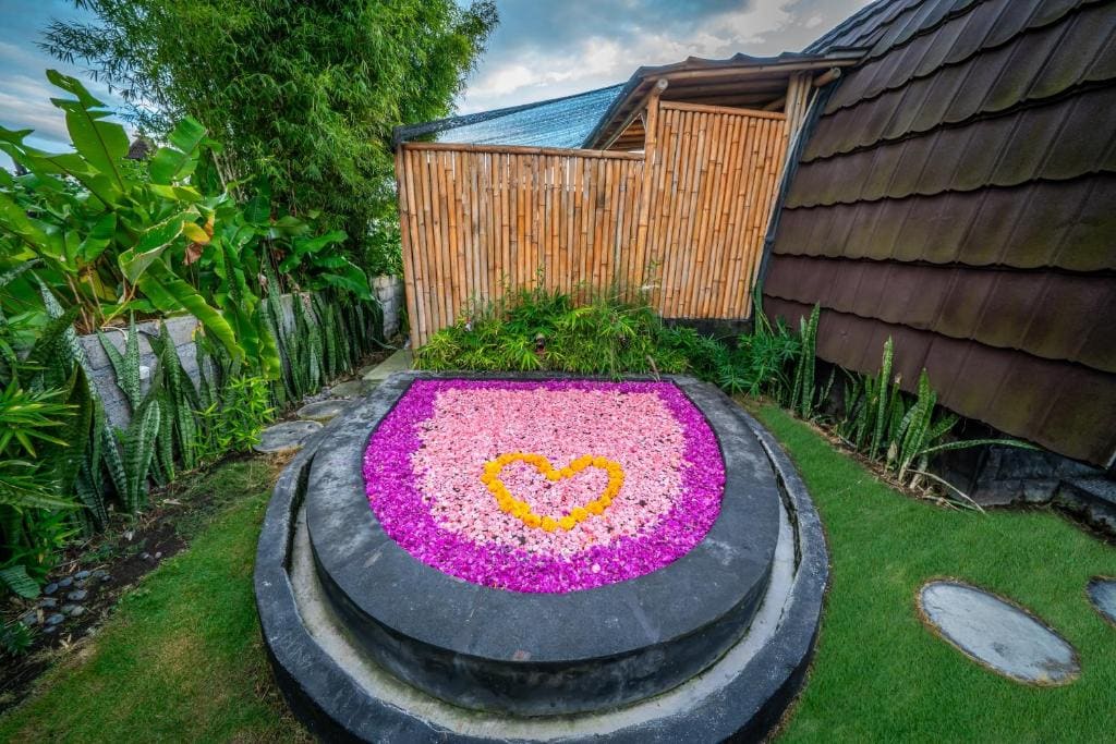 Tegal Bamboo Cottages & Private Hot Spring - Main view