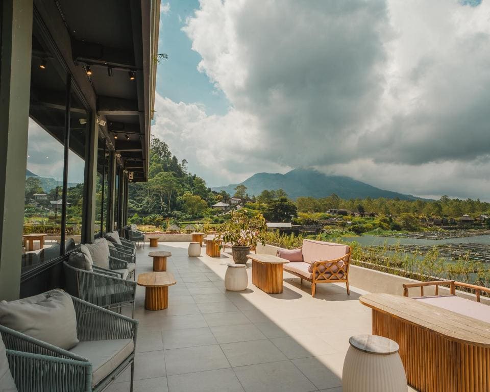 Tribhuwana Padma Lake Resort - View 7