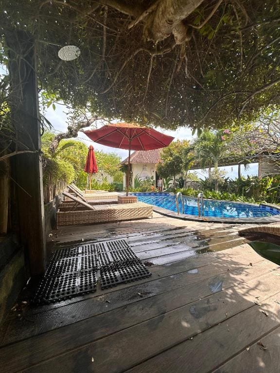 Unicorn Bungalow - View 2