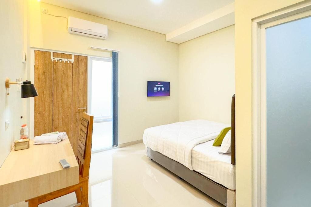 Urbanview at Sutomo Syariah near RSUD Nganjuk by RedDoorz - View 6