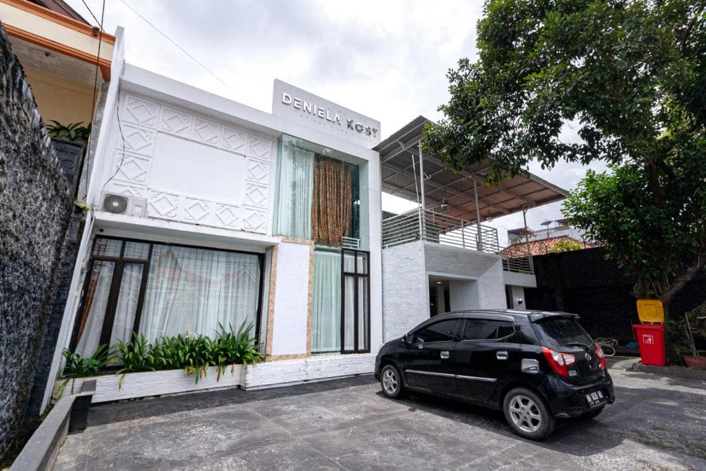 Urbanview Daniela Jambi by RedDoorz - Main view