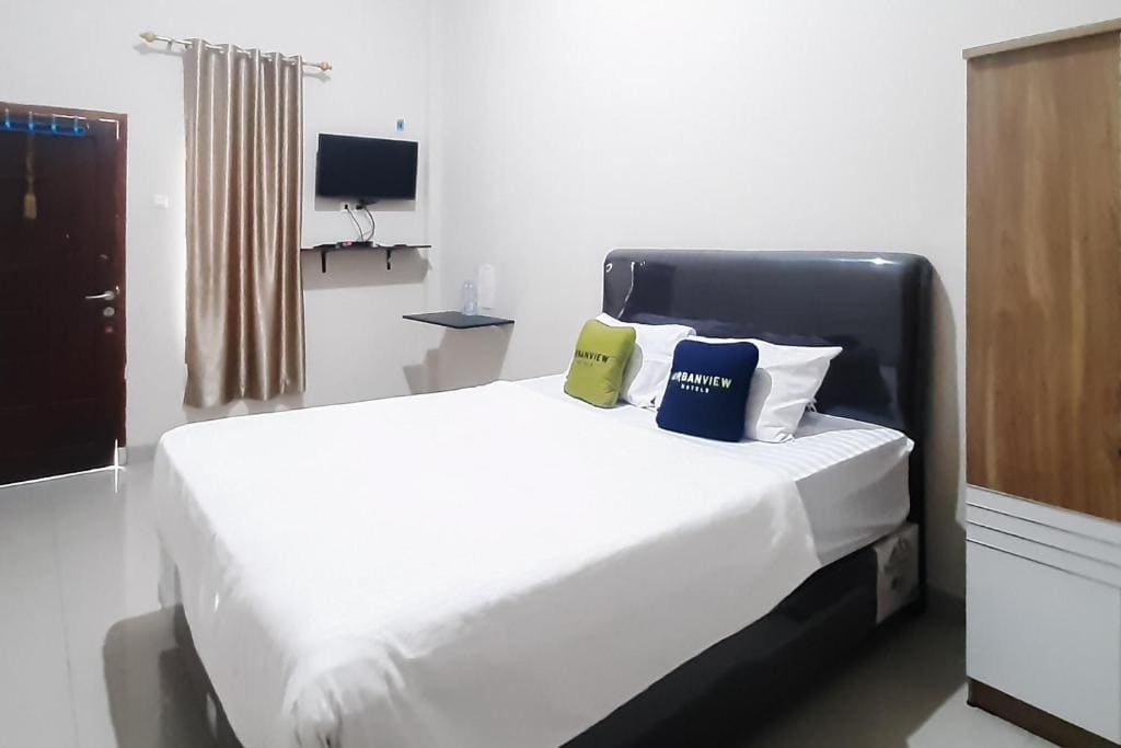 Urbanview Hotel Fira Syariah Muara Enim by RedDoorz - View 2