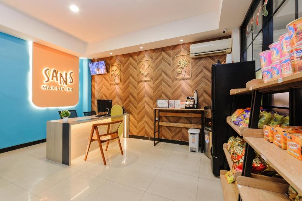 Sans Hotel Max Living Cengkareng - View 3