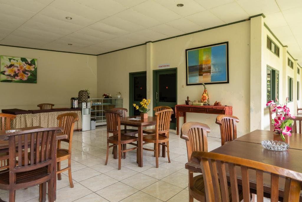 Urbanview Hotel Griya Astoeti 2 Cisarua Puncak - View 4