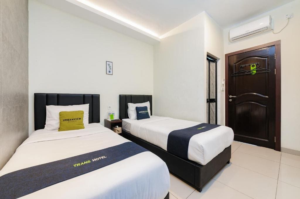 Urbanview Trans Hotel Batam by RedDoorz - View 2
