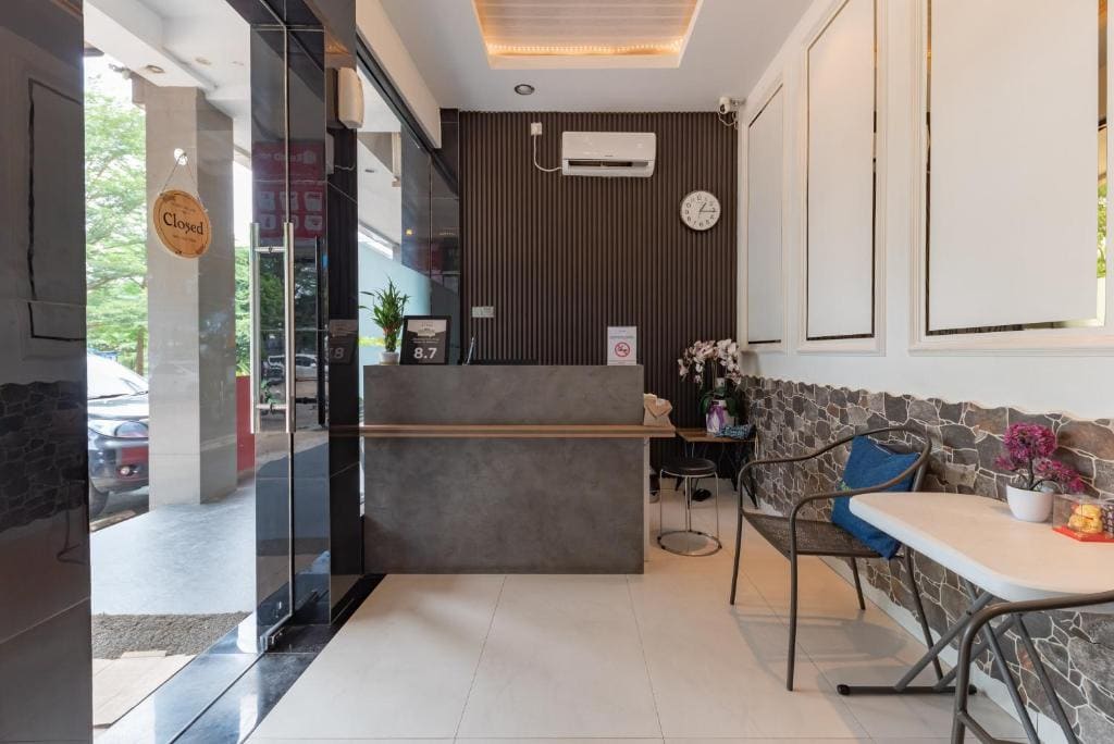 Urbanview Trans Hotel Batam by RedDoorz - View 3