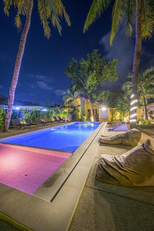 World BnB - Main view