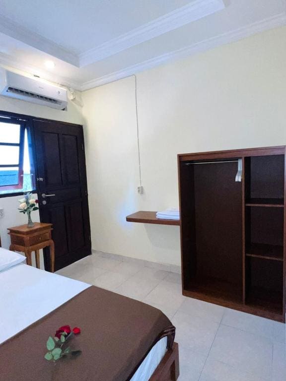 Zigiz Lovina Hostel - Main view