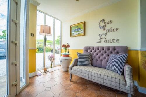 Dingle Bambury House Accommodation - View 5
