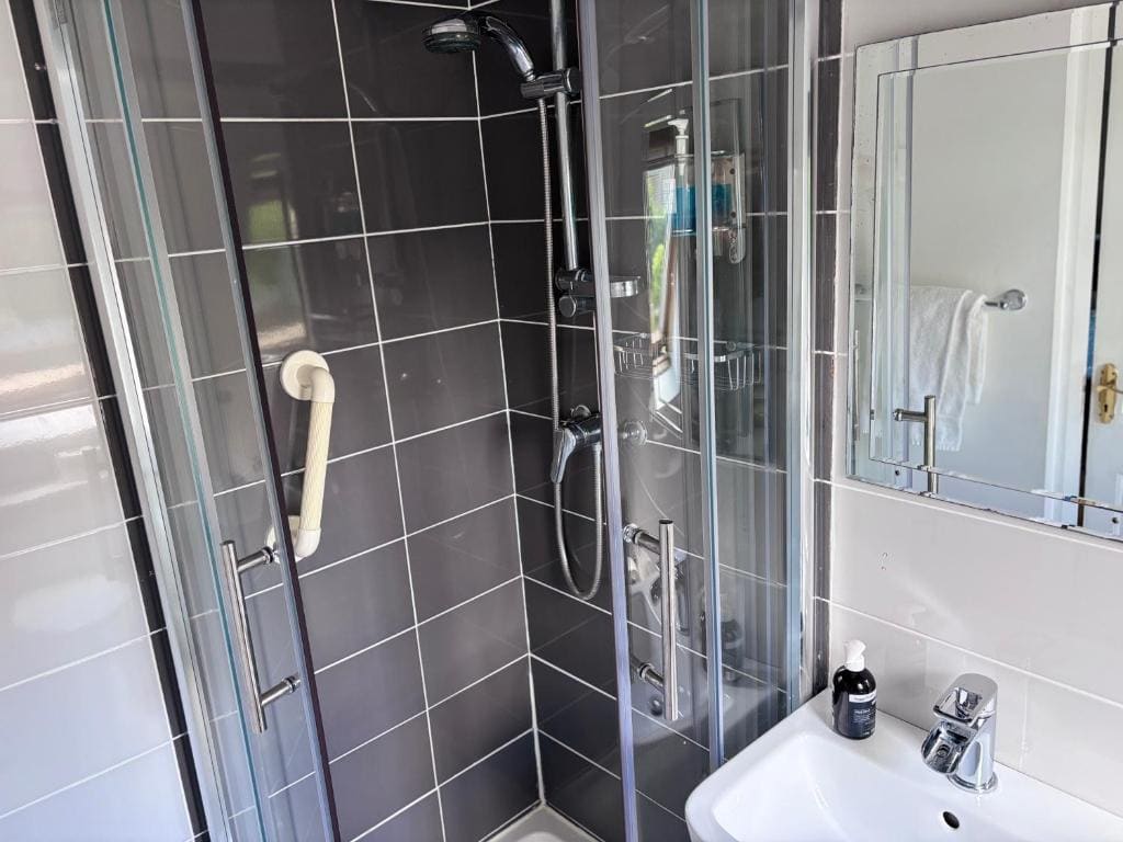 Beechwood House Accommodation - View 5