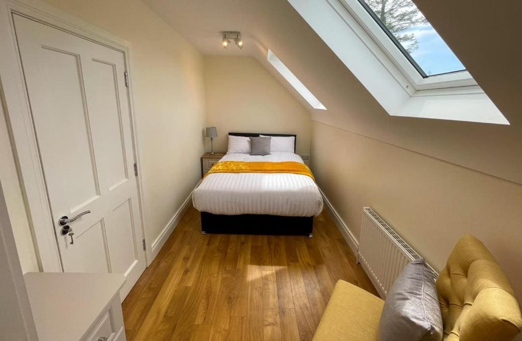 Drumlanaught Cottage Farnham - Main view