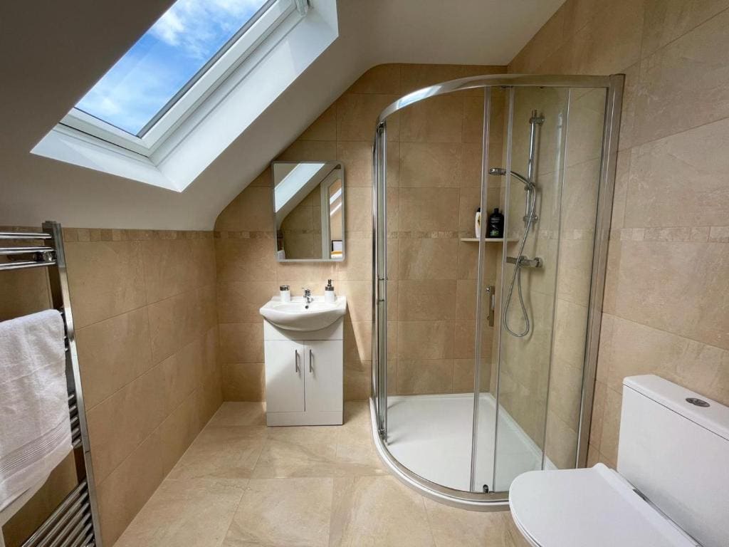 Drumlanaught Cottage Farnham - View 7