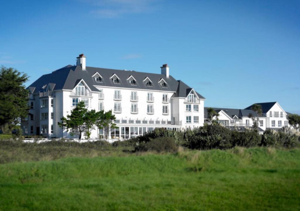 Garryvoe Hotel - Main view